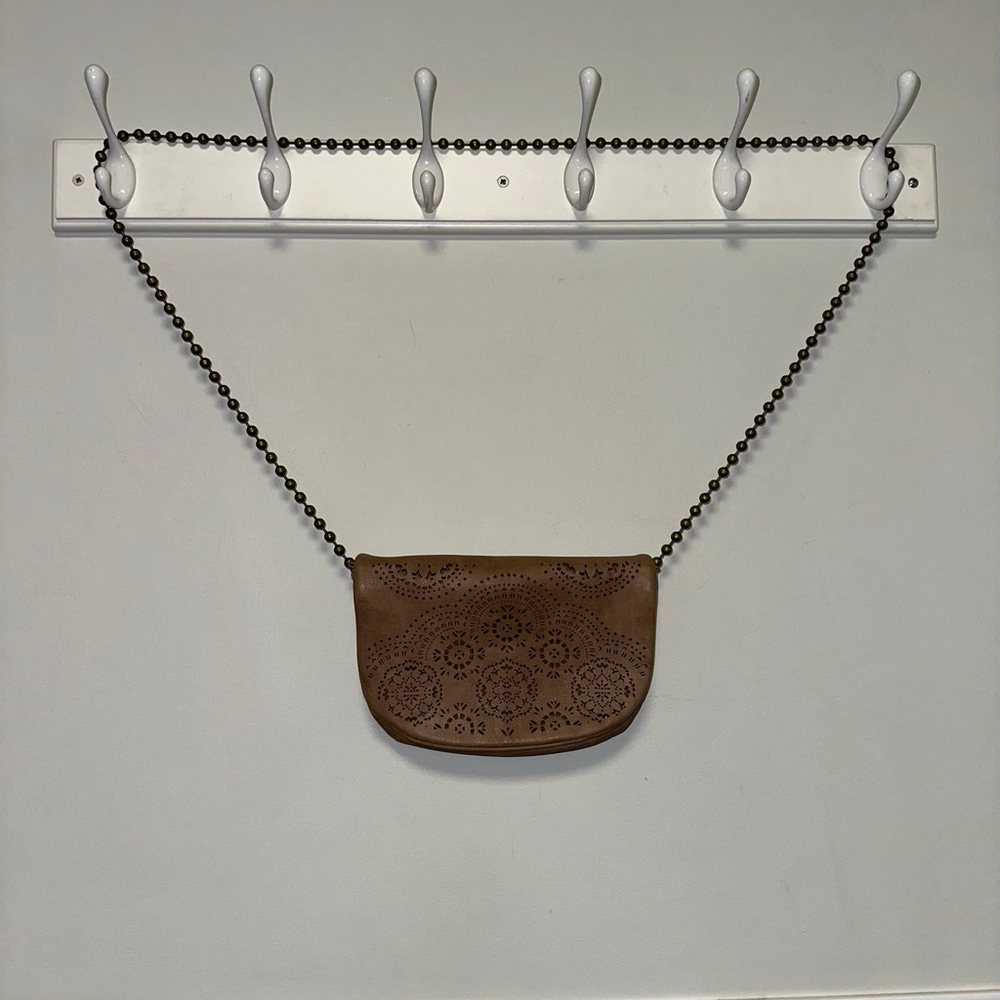 T-Shirt & Jeans Tan Laser Cut Crossbody Bag geometric ball chain strap purse - Picture 2 of 16